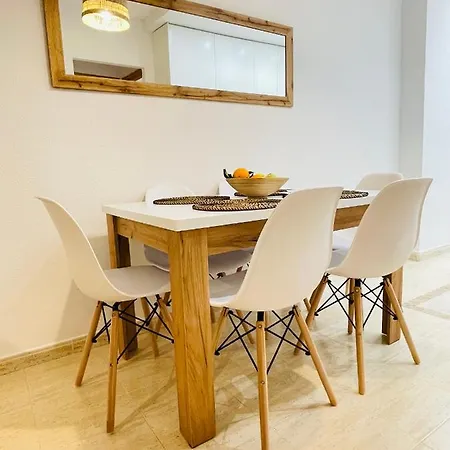 Wyjatkowy Apartament Z Basenem, Placem Zabaw, Blisko Morza 아파트 또레비에하