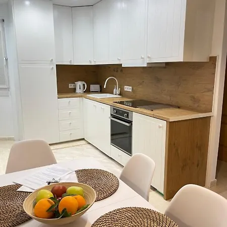 Апартаменти Wyjatkowy Apartament Z Basenem, Placem Zabaw, Blisko Morza Торрев'єха